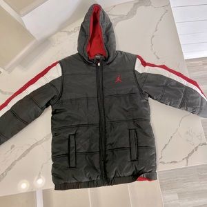 Boy’s Jordan winter coat size M (10/12)